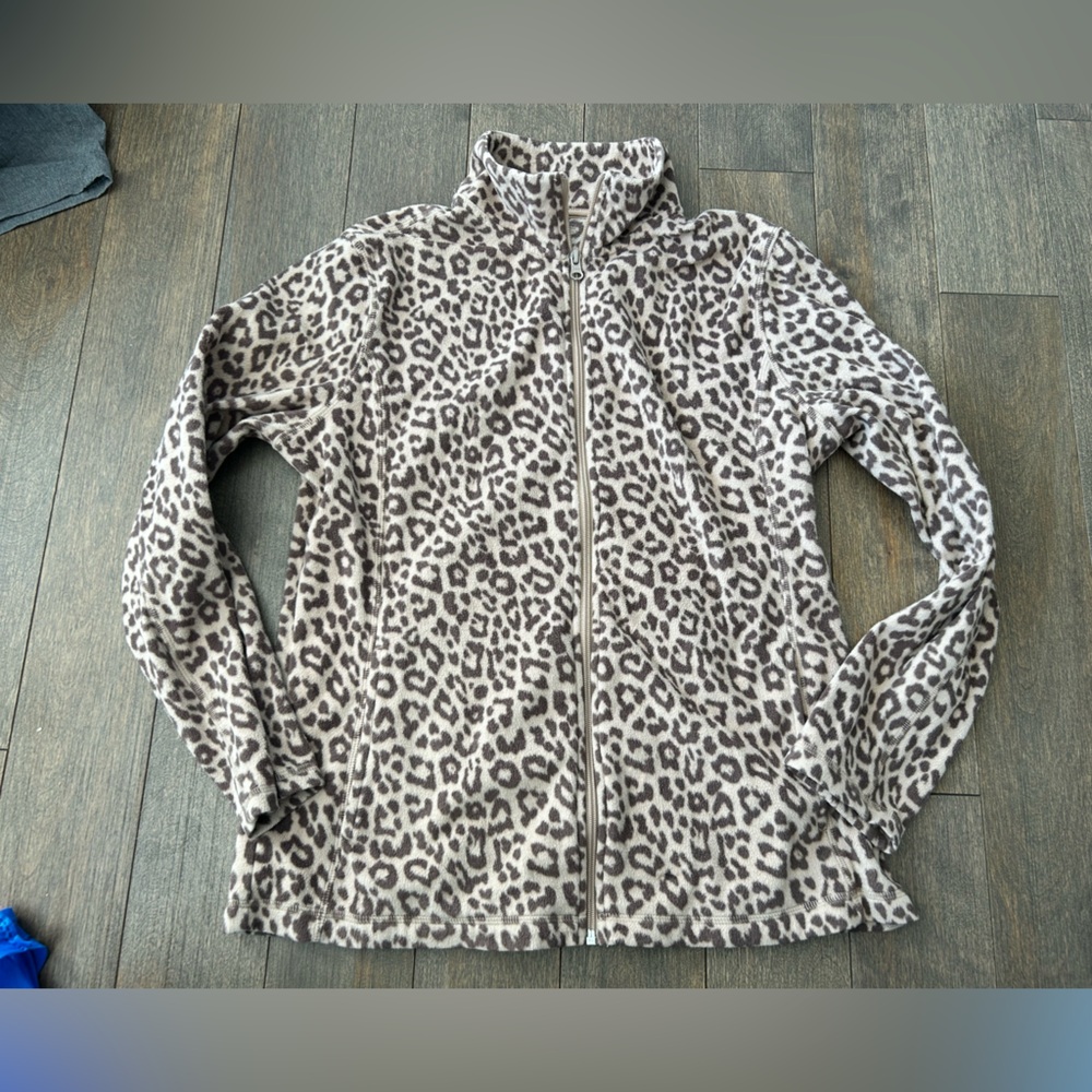 Joe fresh leopard print fleece zip up size‎ large